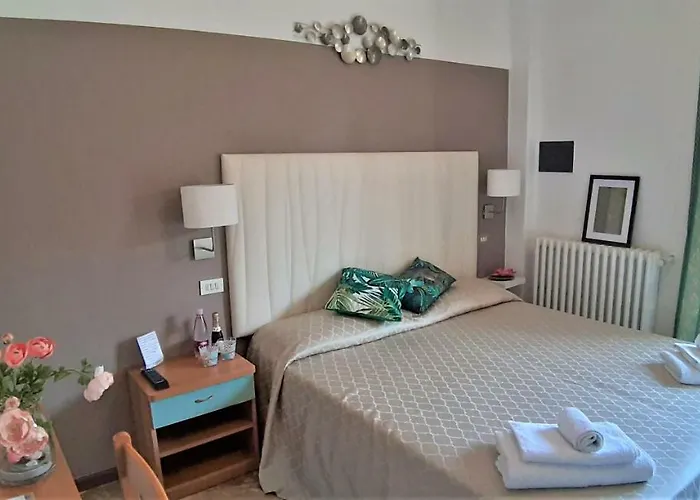 Private External Bathroom Double Room